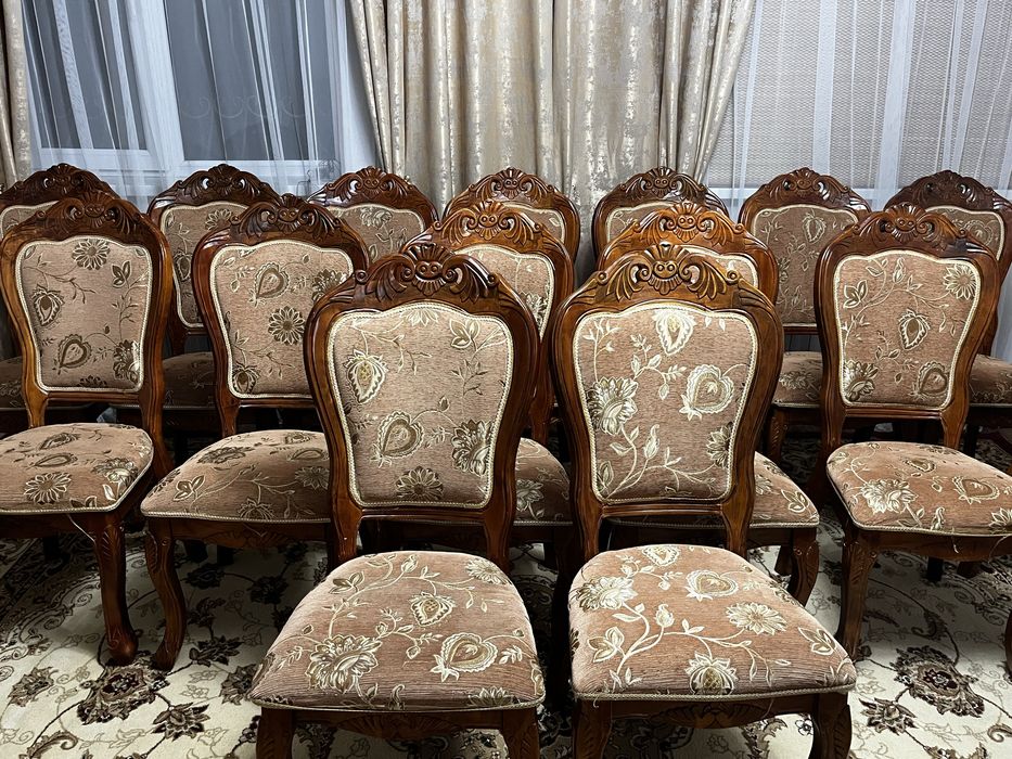 Продам королевский стул стулья вместе