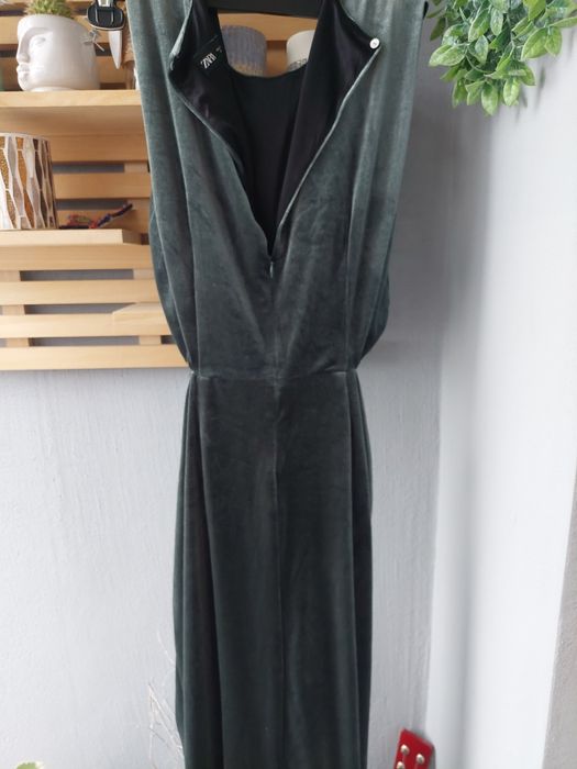 Zara рокля с цепка