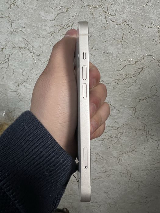 Продам айфон 13 идеал
