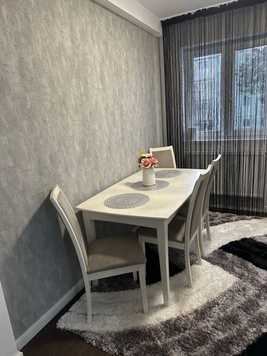 Vand Apartament 3 camere  etaj 2 Renovat