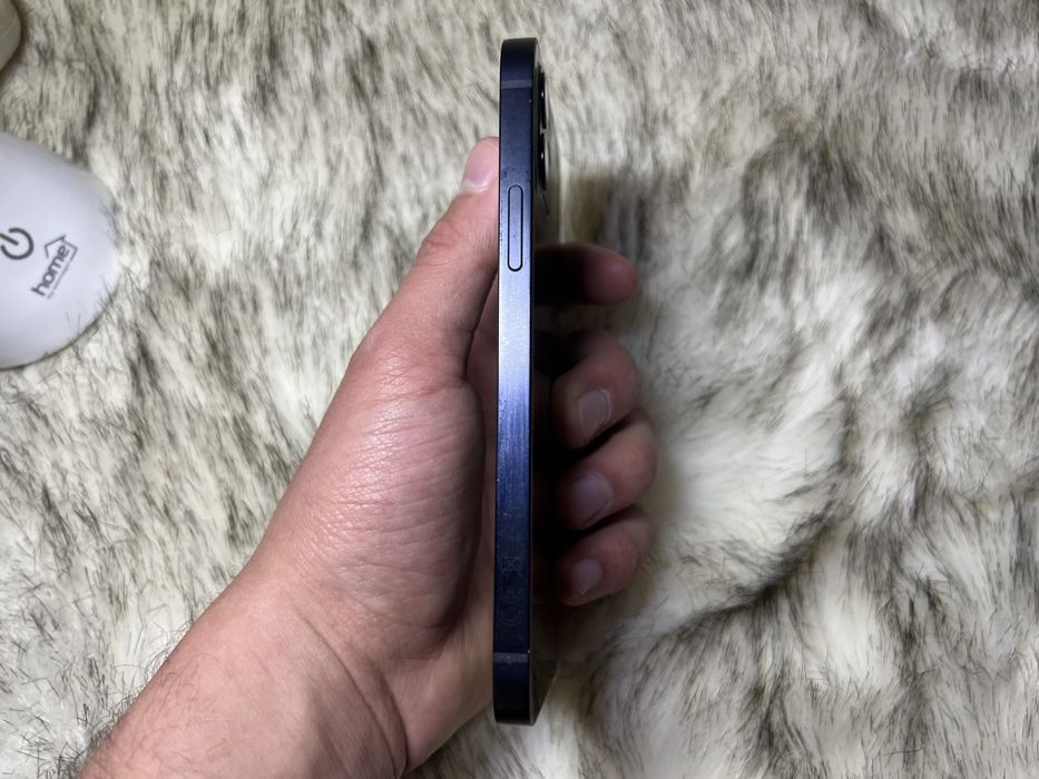 iPhone 12 64GB, bateria schimbata + Apple MagSafe Battery cadou