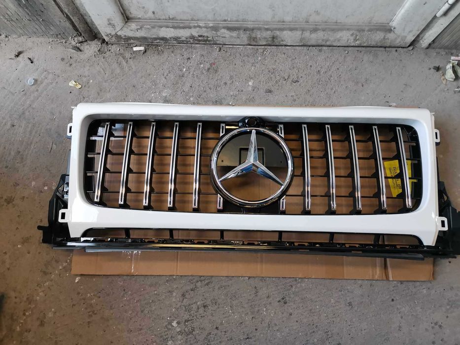 Предна решетка за Mercedes G-class W464 бяла със сребристо