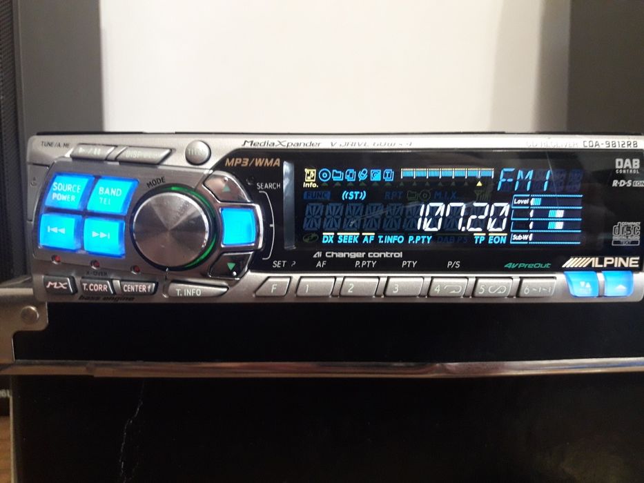 Alpine cda 9812rb Pioneer deh p77mp