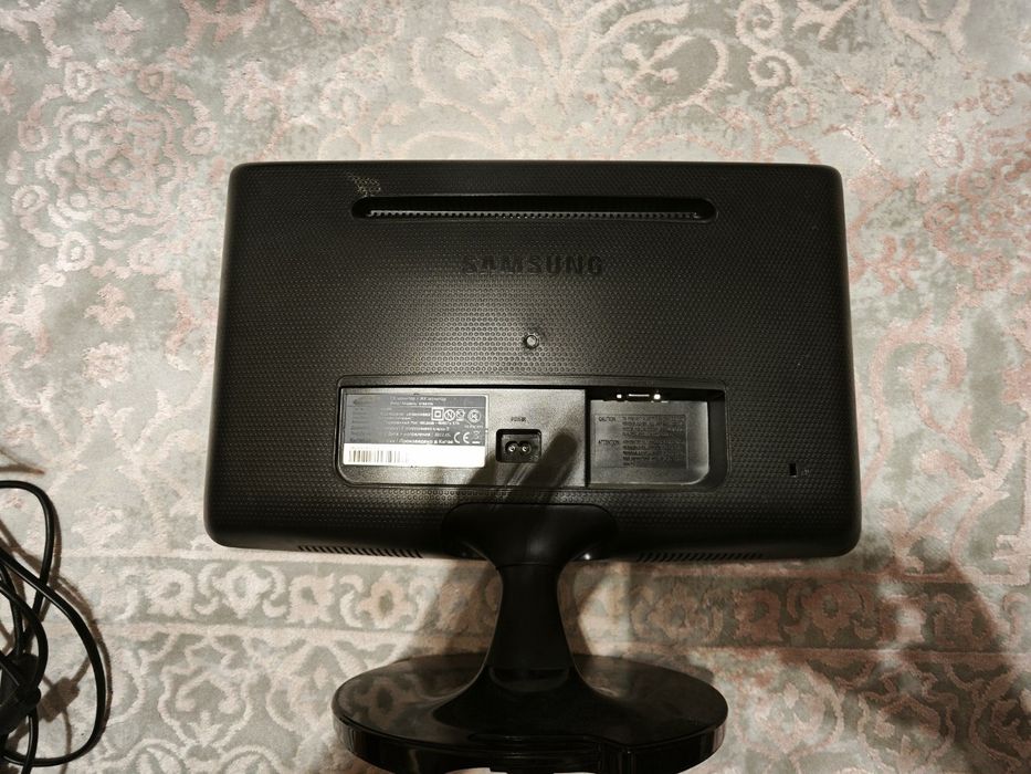 ЖК монитор Самсунг 19"