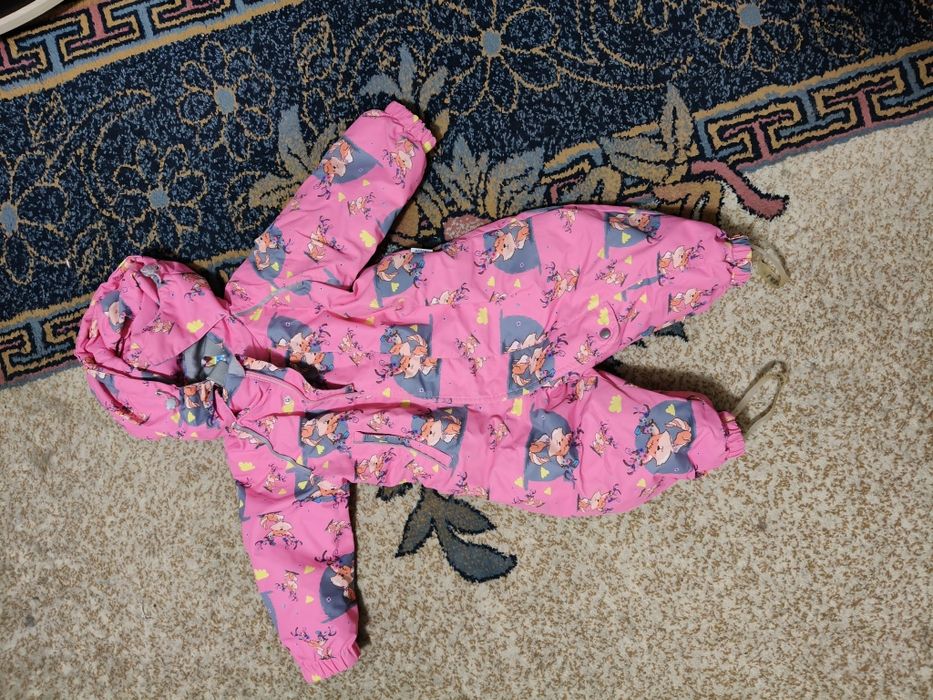 Детские куртки и комбинезоны
