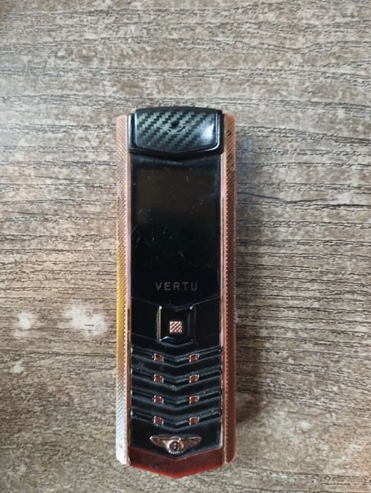 Vertu sotiladi  narxi 250.000 ming sum