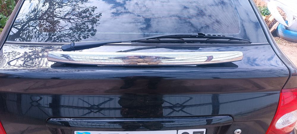 Сабля крышки багажника приора