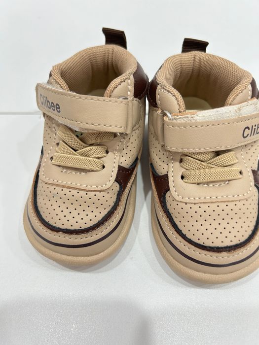 Продам детскую обувь