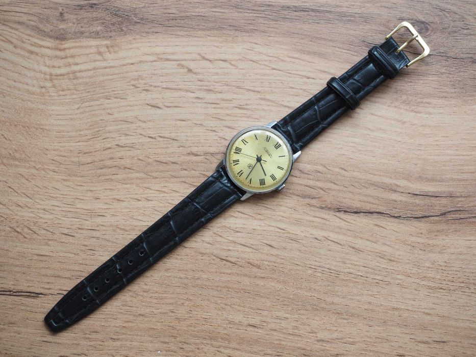 Ceas sovietic mecanic Raketa, 34 mm, funcțional, curea nouă, URSS