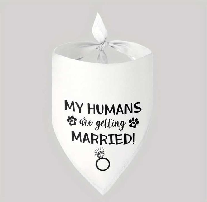 Кучешка бандана за сватба – "My Humans Are Getting Married" – 63x43 см
