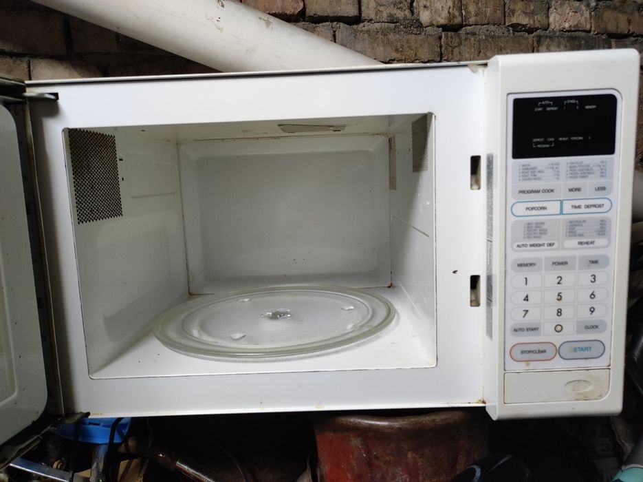 Продам микроволновую печь