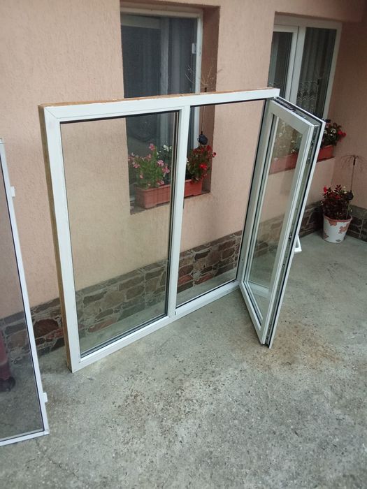 Geam termopan tâmplărie PVC cu plasa și pervaz  ieftin