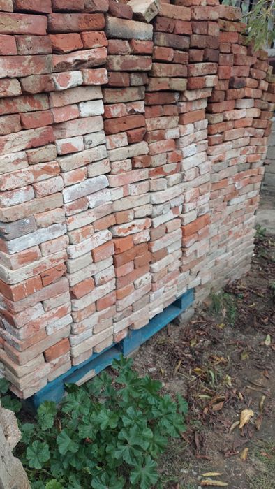 Vând caramida tiganeasca