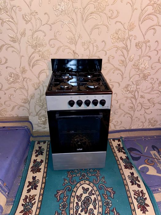 Продам газовую плиту Артель