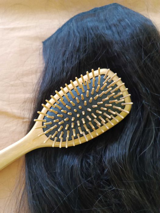 Намалена цена!!! Естествена коса -треса с дължина 55см.на две части с