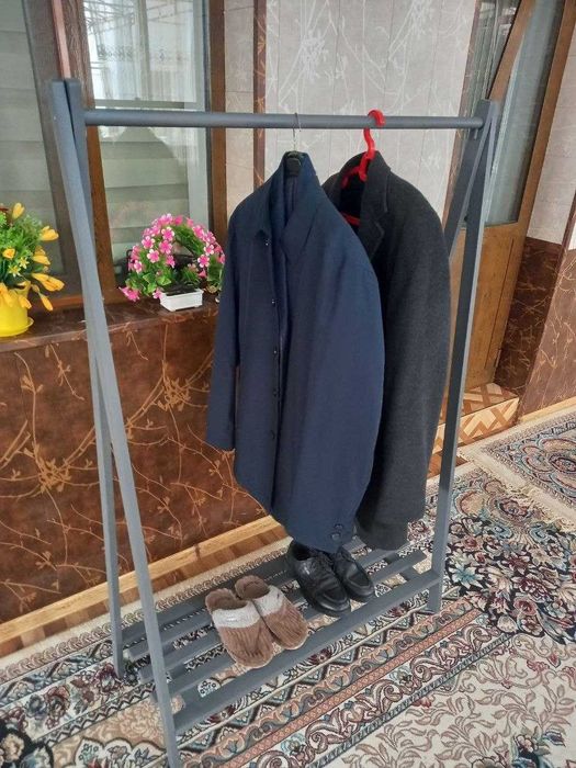 Напольная вешалка