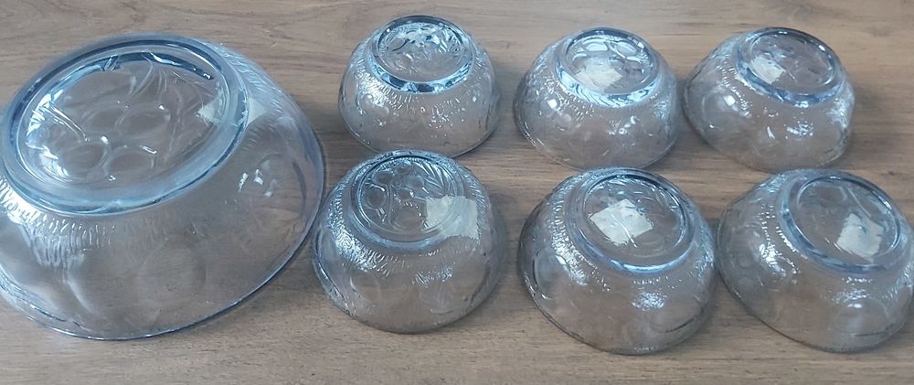 Стъклен сервиз от купи