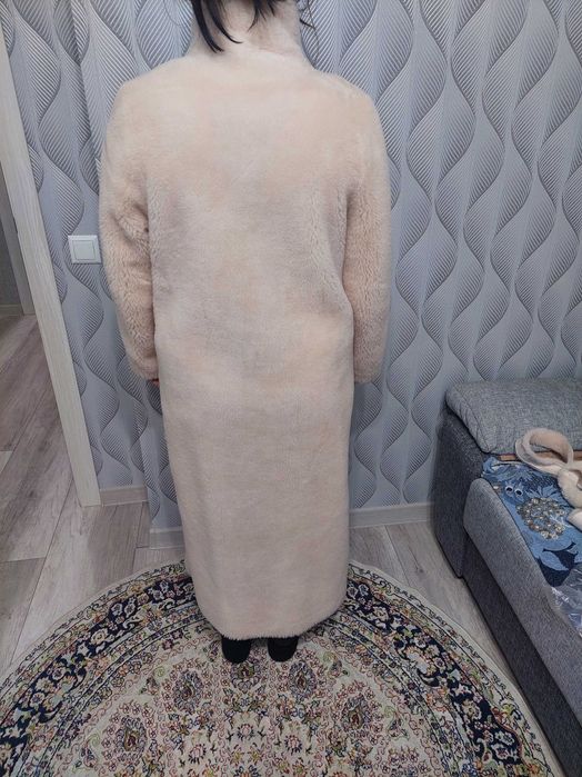 Продам женскую шубу