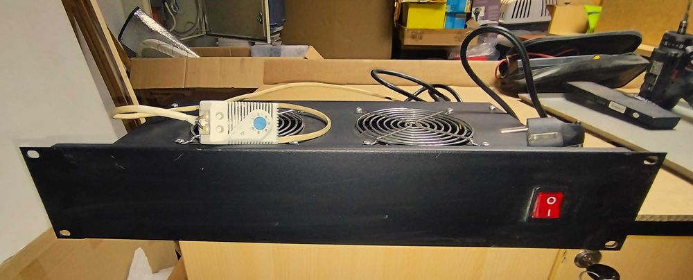 Вентилаторен блок за комуникационен шкаф-Rack Triton RAB-CH-X01-A1