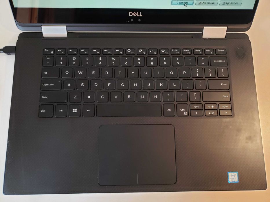 Лаптоп DELL XPS 15 9575 i5-8305G 8GB 256GB WIN11