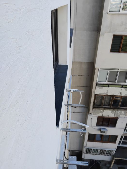 Топлоизолация от алпинисти скеле ремонт на фуги и фасади алпинист