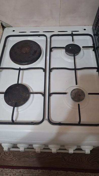 Продам газовую плиту