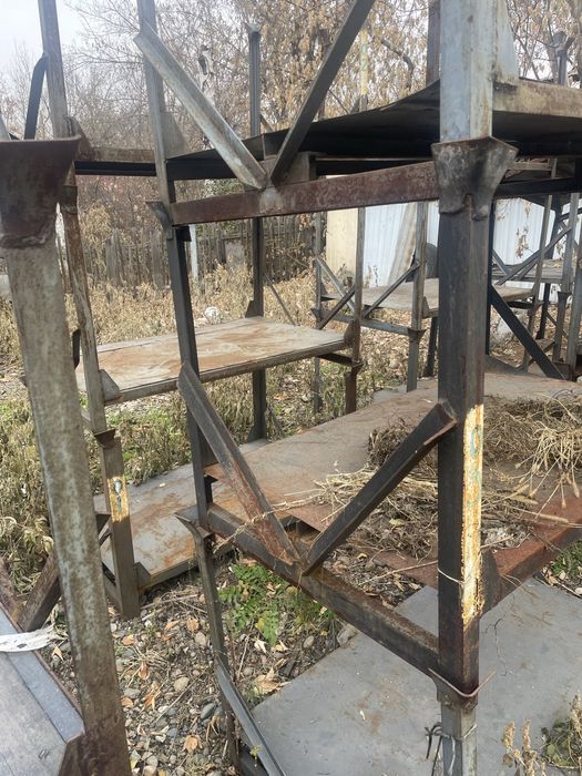 Продам металлические стелажи