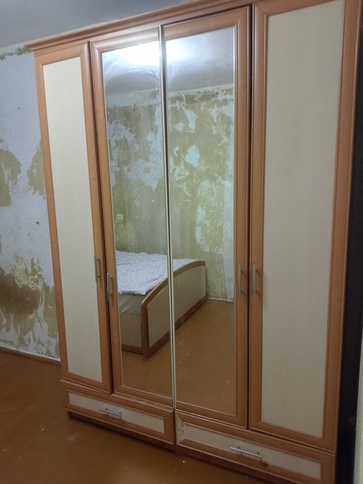 Продам спальный гарнитур