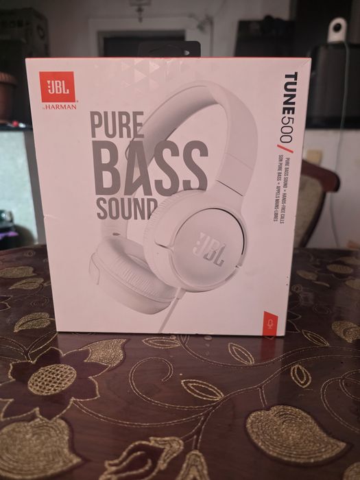 Casti jbl tune 500 cu fir