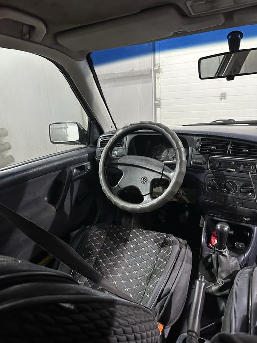 Машина венто 1994 1,8 моно гур