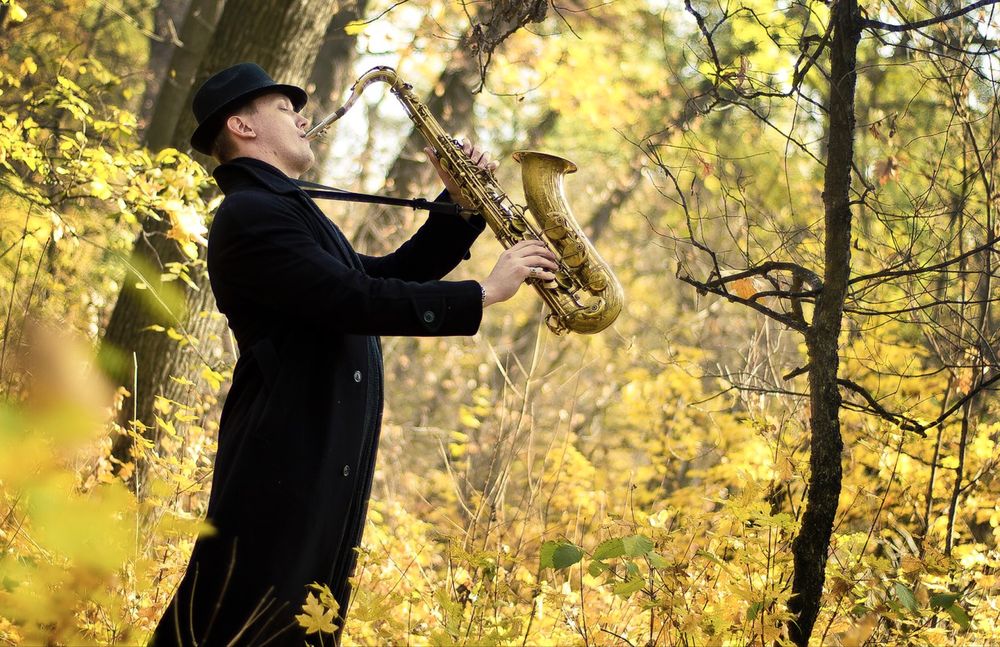 Профессиональный САКСОФОНИСТ в Алматы саксофон на праздник, на свадьбу