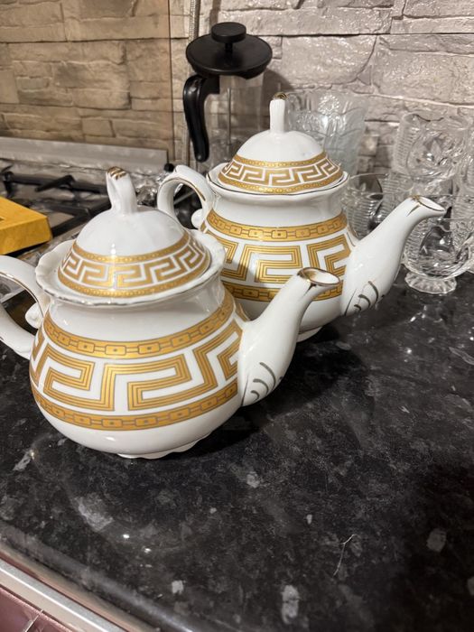 Два чайника 2000тг