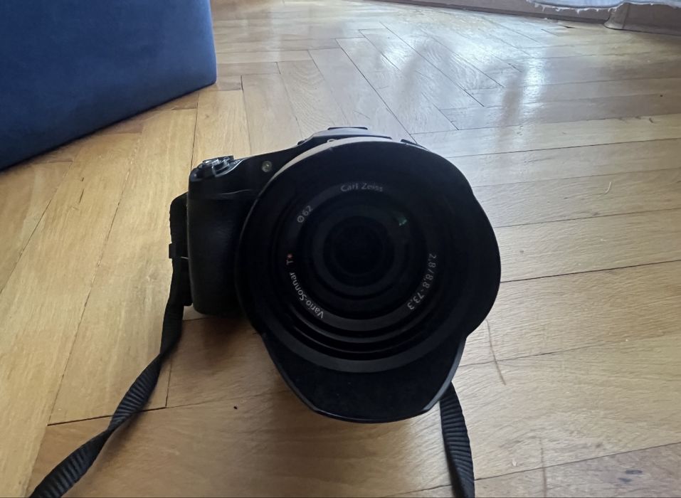 Vând aparat foto Sony Cyber-shot DSC-RX10 – stare foarte bună