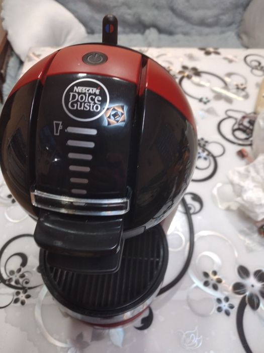 Кафе машина на капсули.