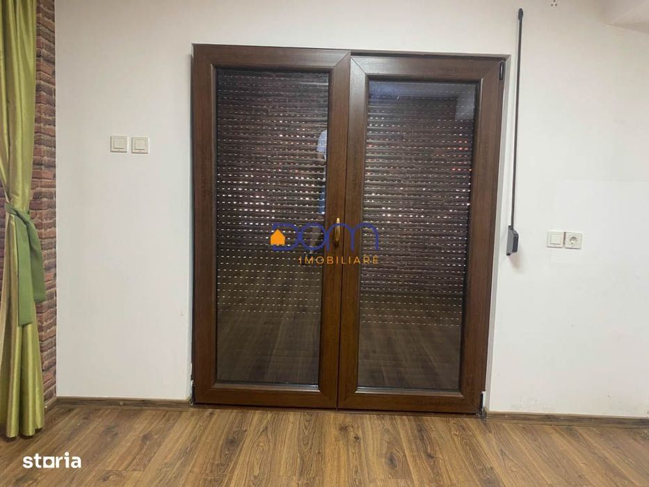 De vanzare apartament pretabil spatiu comercial