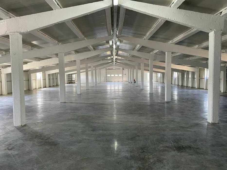 Închiriez 250 mp în hală industrială