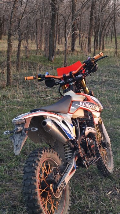 Эндуро обмен на iPhone 16 pro max/17 pro