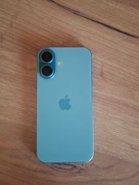 Продавам iPhone 16, 128 GB