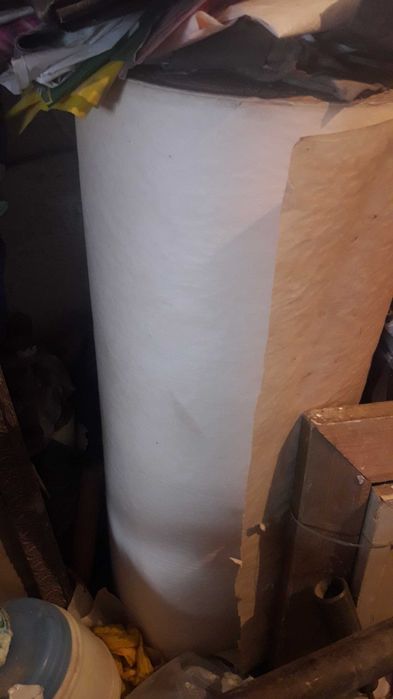 Копирка,пергамент.скрепки,кнопки.