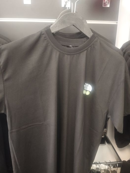 Топ модели Тениски.Stone island,Off white и други.