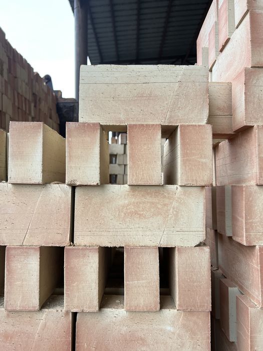 Красный кирпич керамический