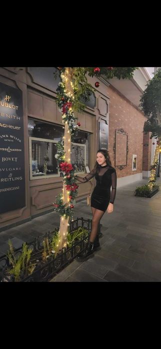 малка черна рокля Bershka