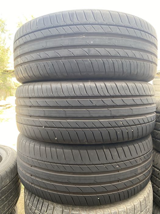 Три штуки летние шины 235/55/19 235/55R19 Continental.