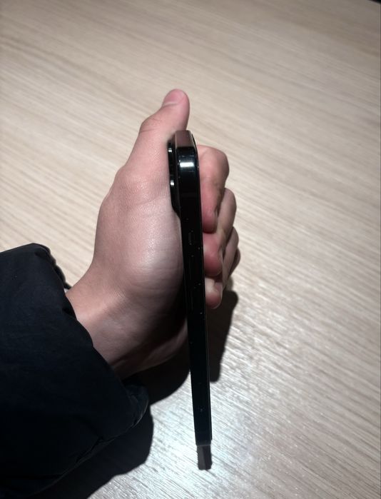 Продам. айфон 15