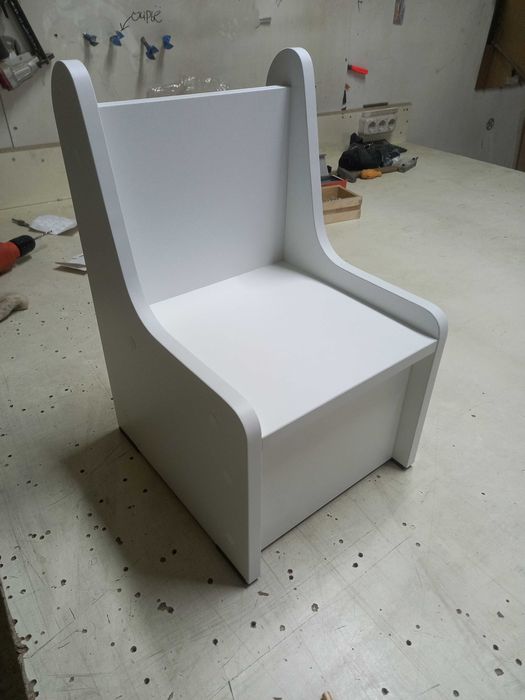 Продам табуретки и полки