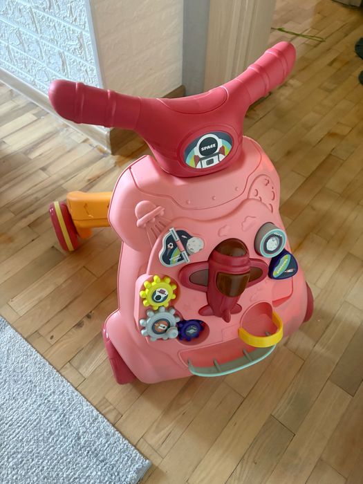 Детска проходилка уолкър