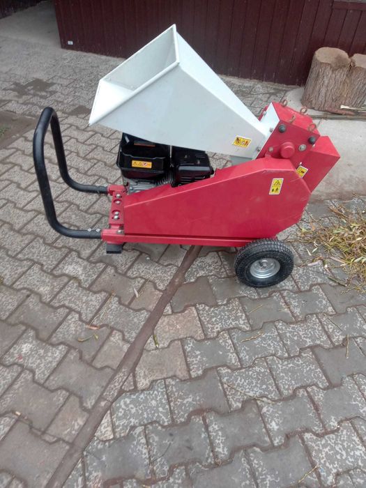 Tocator de Crengi și Soluția Ideală pentru Reciclare Ecologică