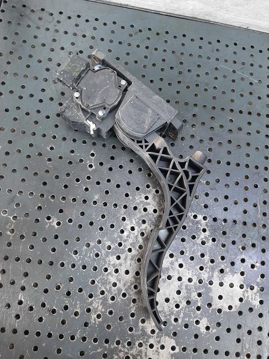 pedala acceleratie 1.9 tdi vw golf 4 skoda octavia 0281002342