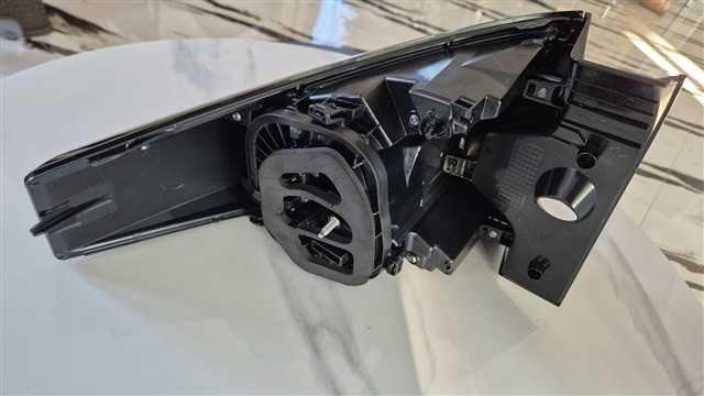 Lampa Stop dreapta spate pe aripa Dacia Bigster an 2024 cod 265501811R