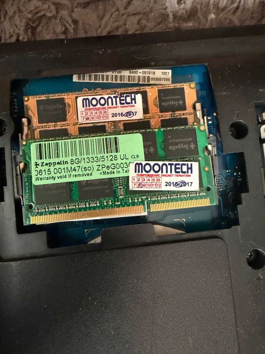 Samsung NP300E5Z-A02KZ